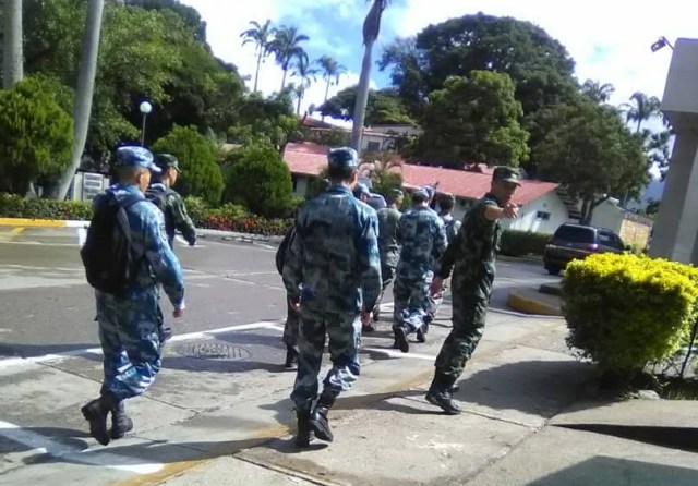 Militares