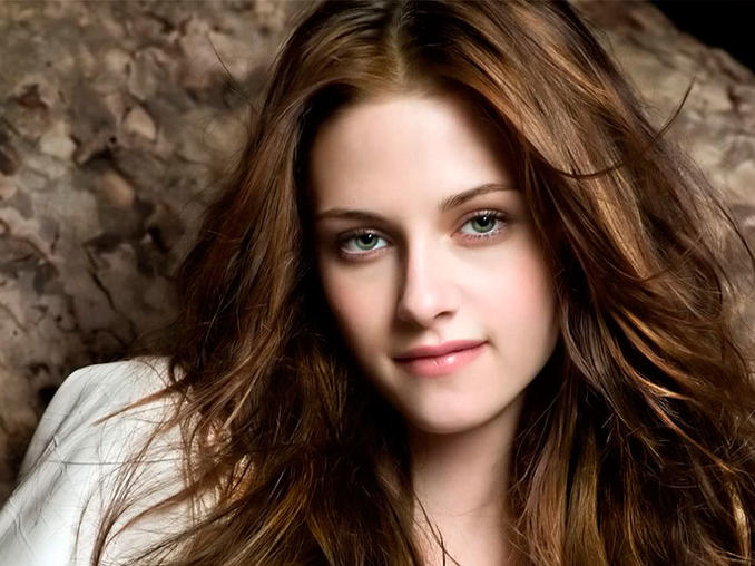 Kristen Stewart fue captada en un apasionado beso con su novia