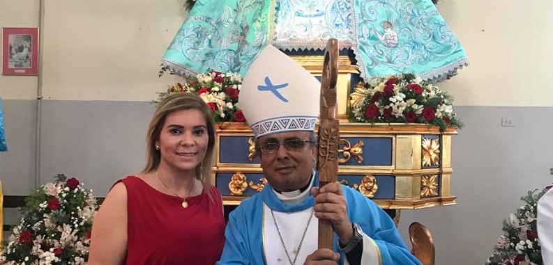 Griselda Reyes junto a los anzoateguienses acompañó a Nuestra Señora de la Soledad