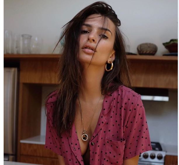 Emily Ratajkowski hizo que sus seguidores perdieran la razón con su provocativo bikini  (FOTOS)