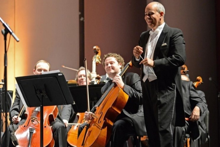 “Cuando voy pa’ Maracaibo” interpretada por la Orquesta Filarmónica de Houston Te erizará la piel (VIDEO)