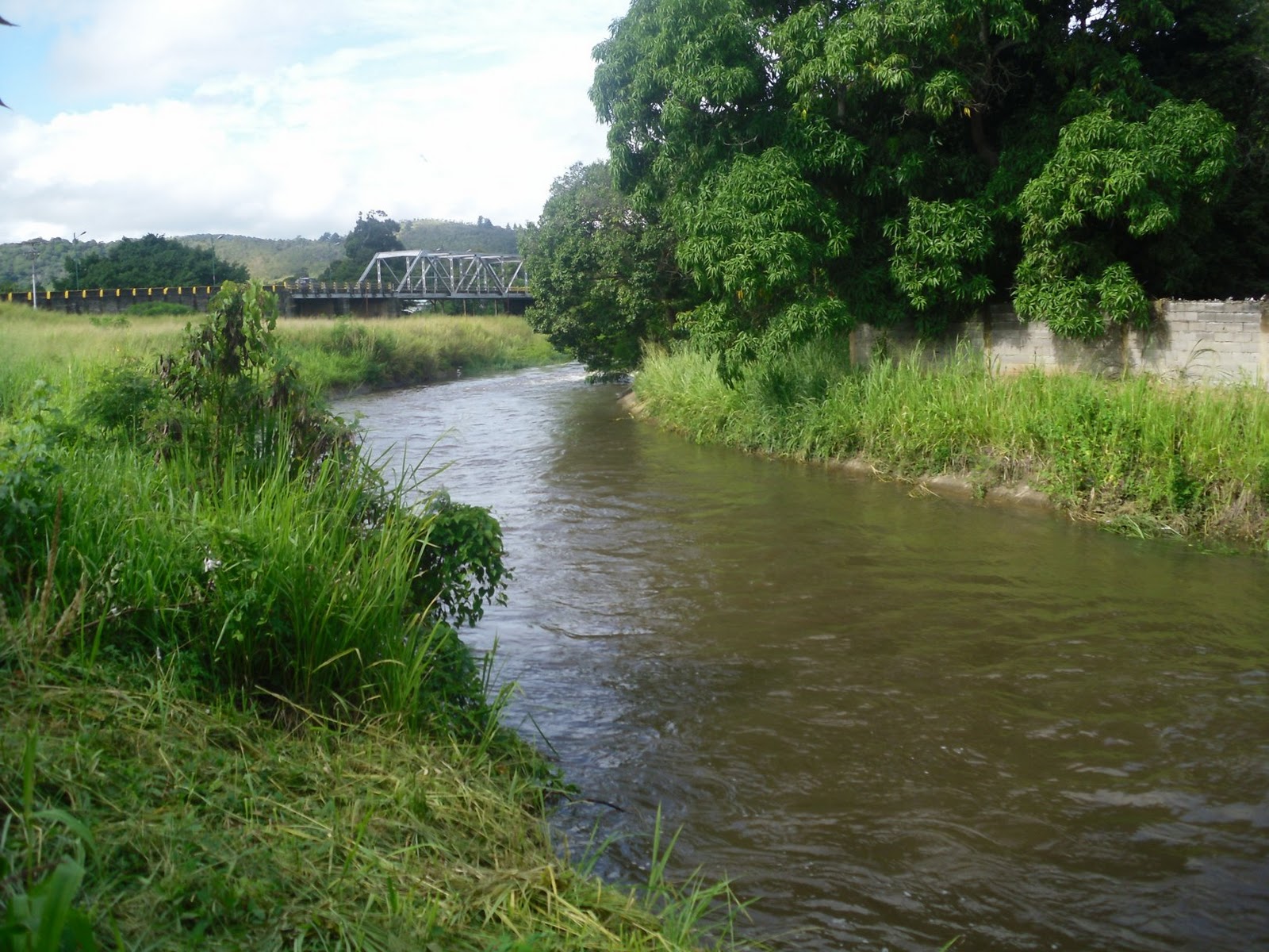 Encuentran la osamenta de un hombre en Río Yocoima de San Félix