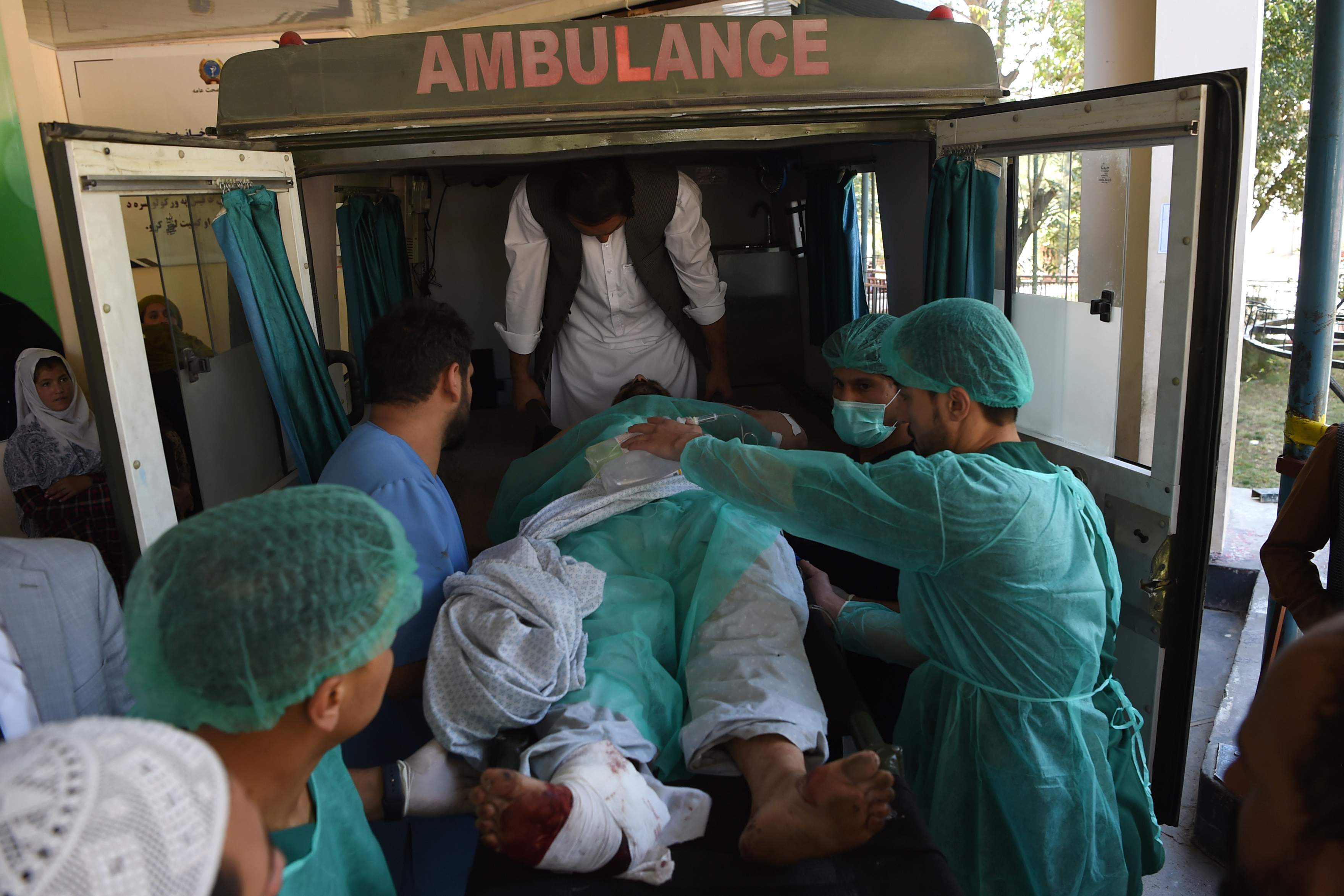 Al menos 48 muertos en Afganistán tras sangrientos atentados durante campaña electoral