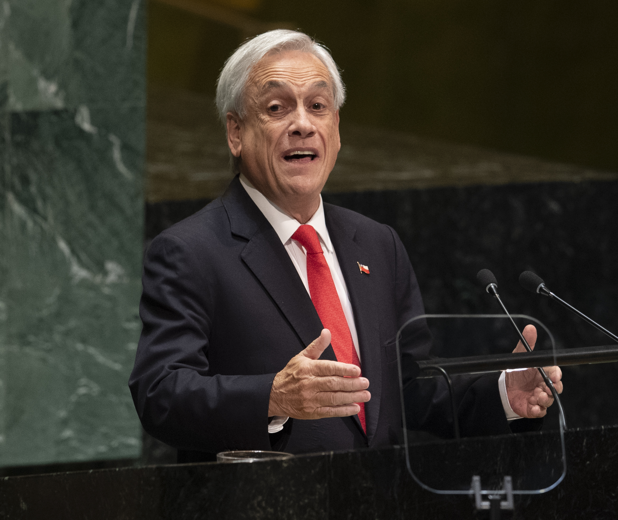 Piñera busca acuerdos para frenar protestas que dejan al menos siete muertos