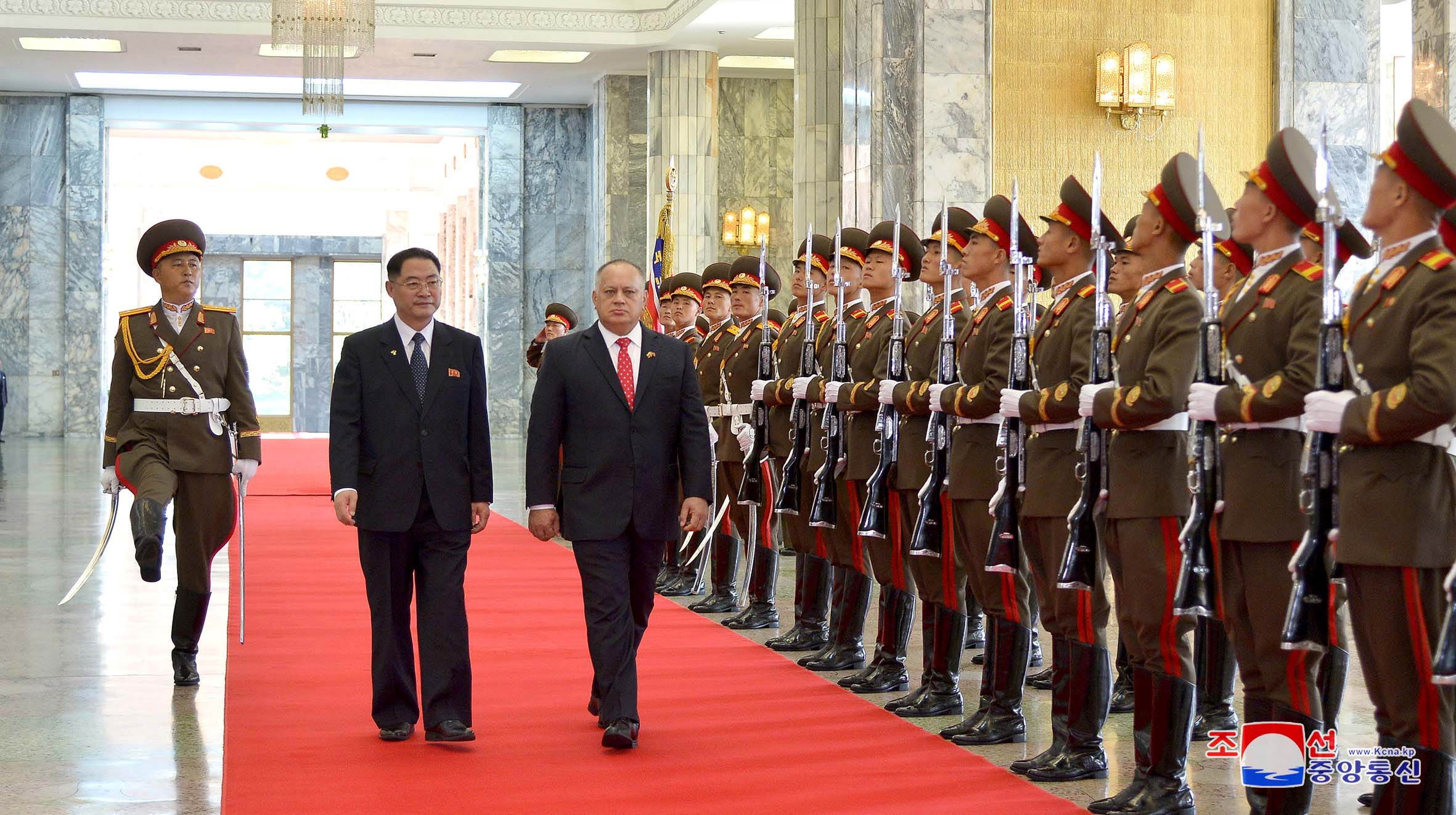 ¿Cuánto cuesta el viaje de Diosdado Cabello a Corea del Norte, con enorme comitiva?