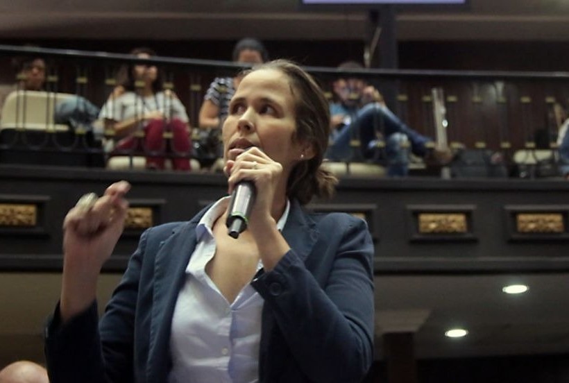 La política me separó de mi papá: La confesión de la diputada Manuela Bolívar