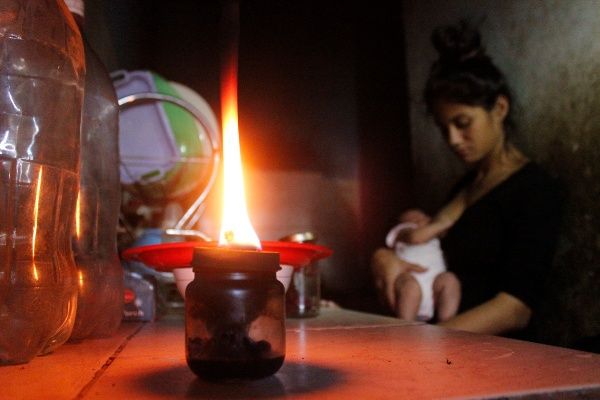 Fallas eléctricas dejan sin luz varias zonas en el centro de Caracas este #3Ago