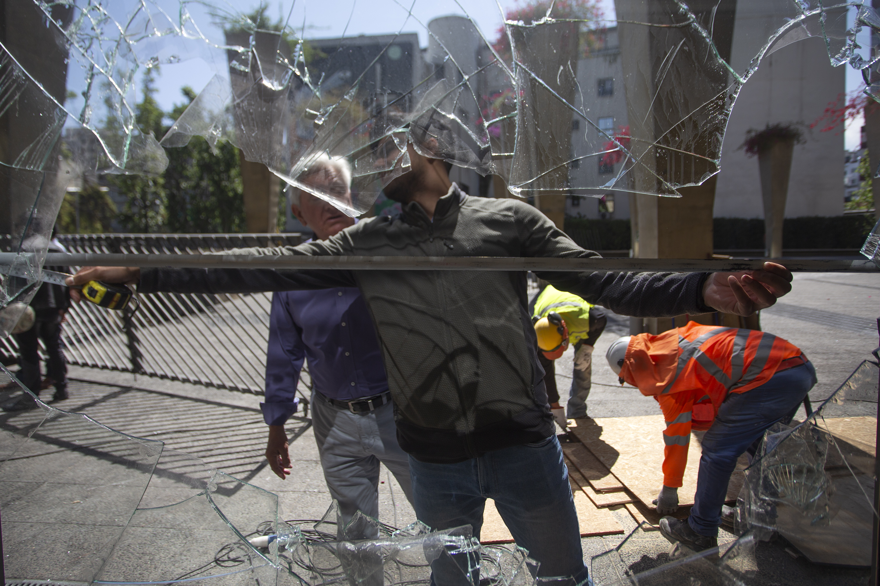 Continúan las manifestaciones en Chile, mientras muchos buscan volver a la normalidad (+Encuesta)