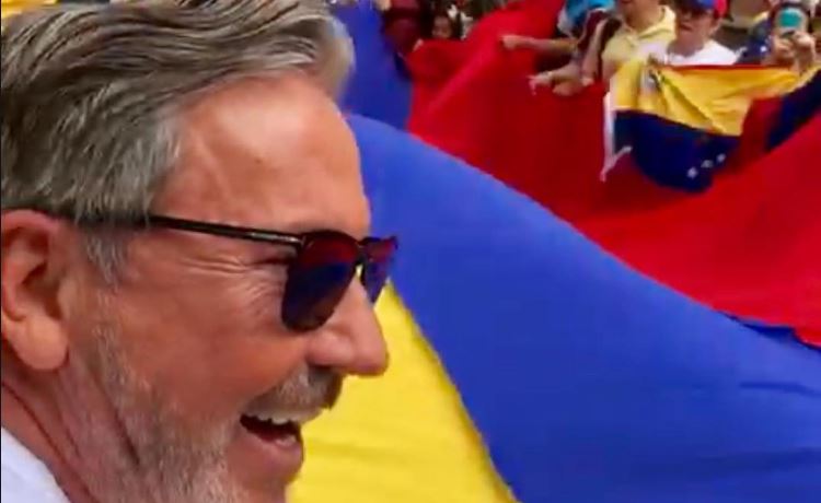 Ricardo Montaner se sumó al llamado del pueblo zuliano a protestar por falta de servicios (Video)