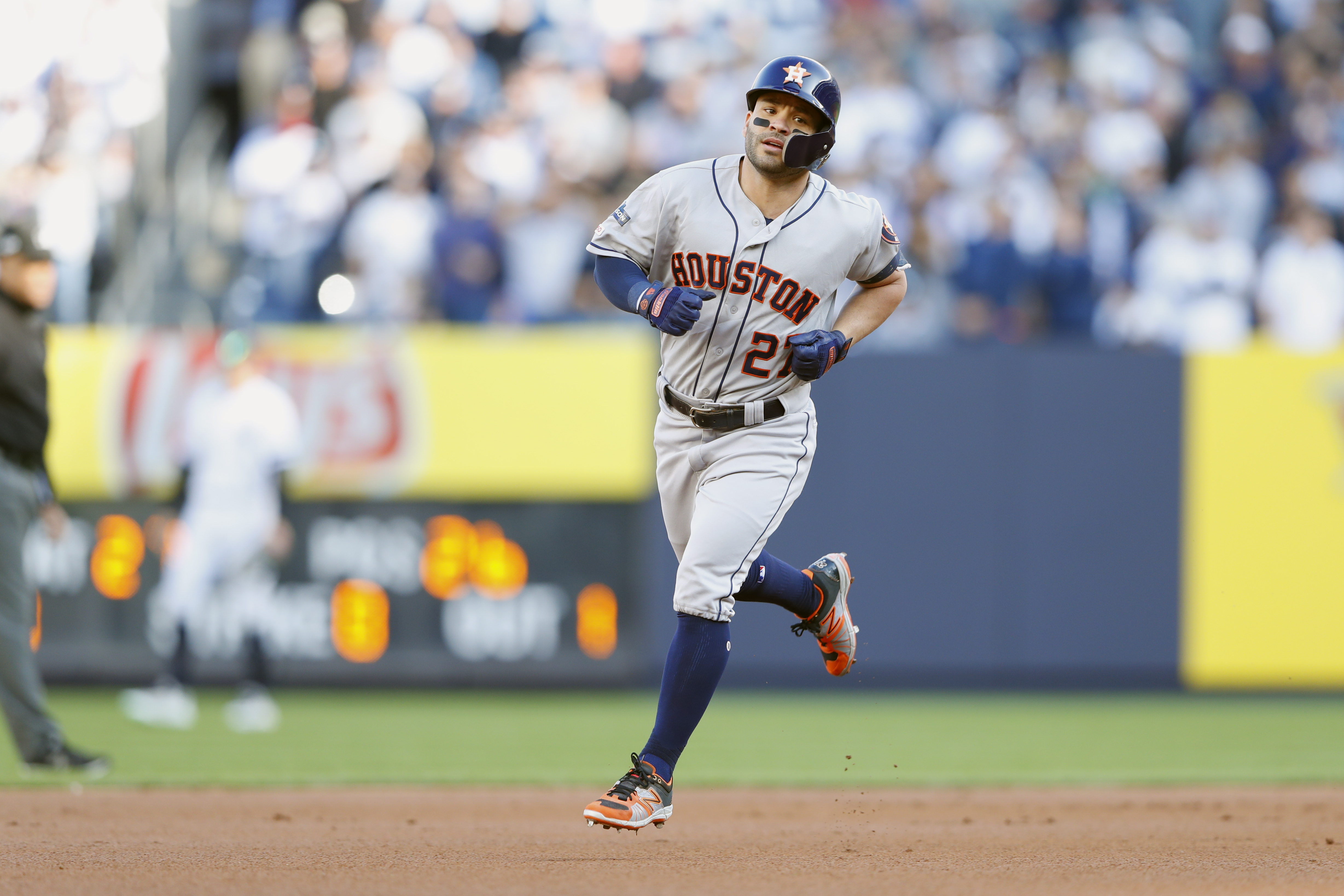 Altuve y Gerrit Cole lideran dominante triunfo de los Astros sobre Yankees