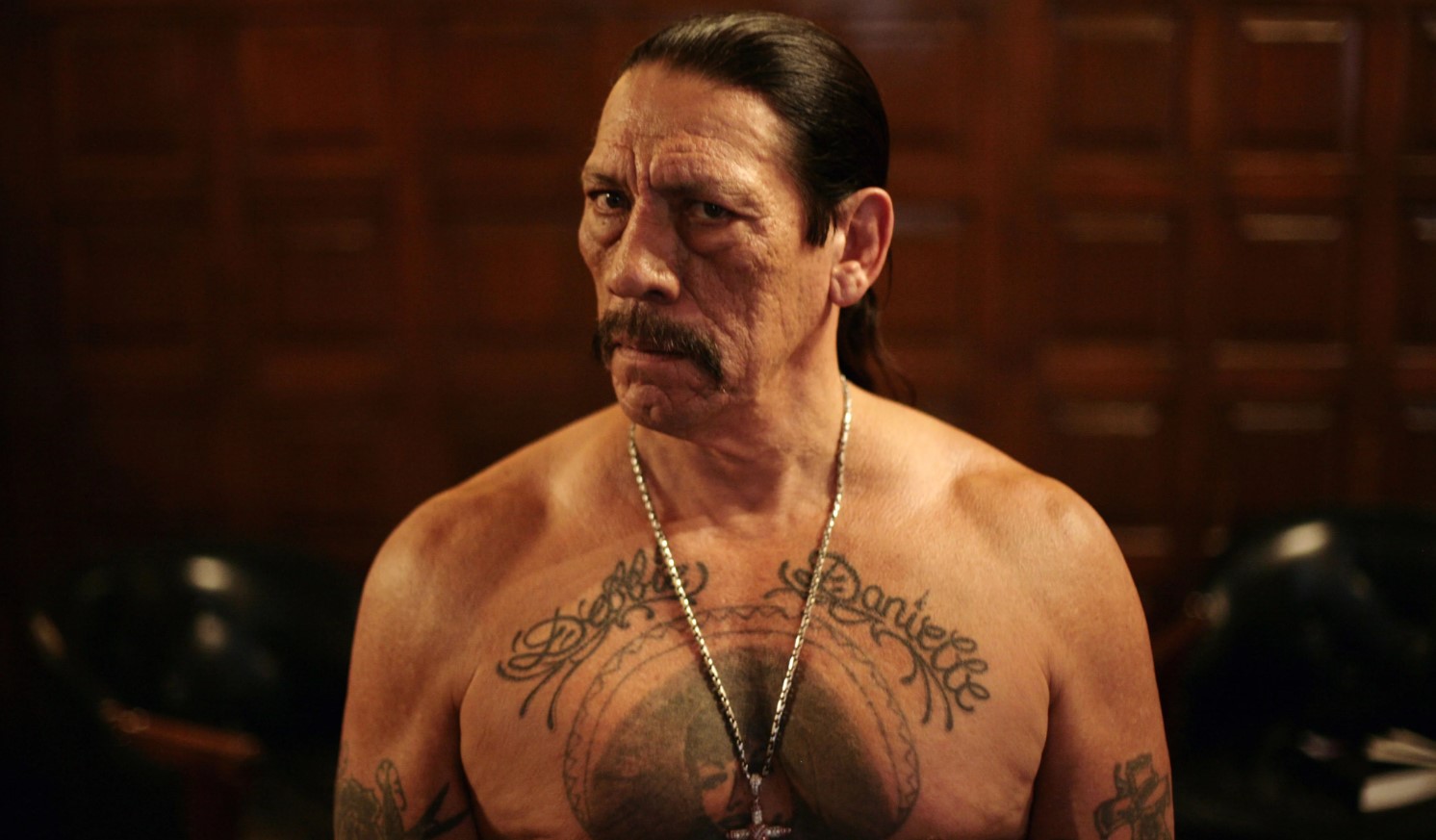 De la cárcel a Hollywood, la increíble vida de Danny Trejo, el actor que se gana la vida muriendo en pantalla