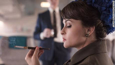 ¡SUSTO! Invocó a un espíritu de la realeza para hablar sobre su interpretación en la serie “The Crown”