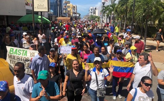 Maestros en Cumaná toman las calles de la ciudad en protesta “al salario de hambre” #22Oct