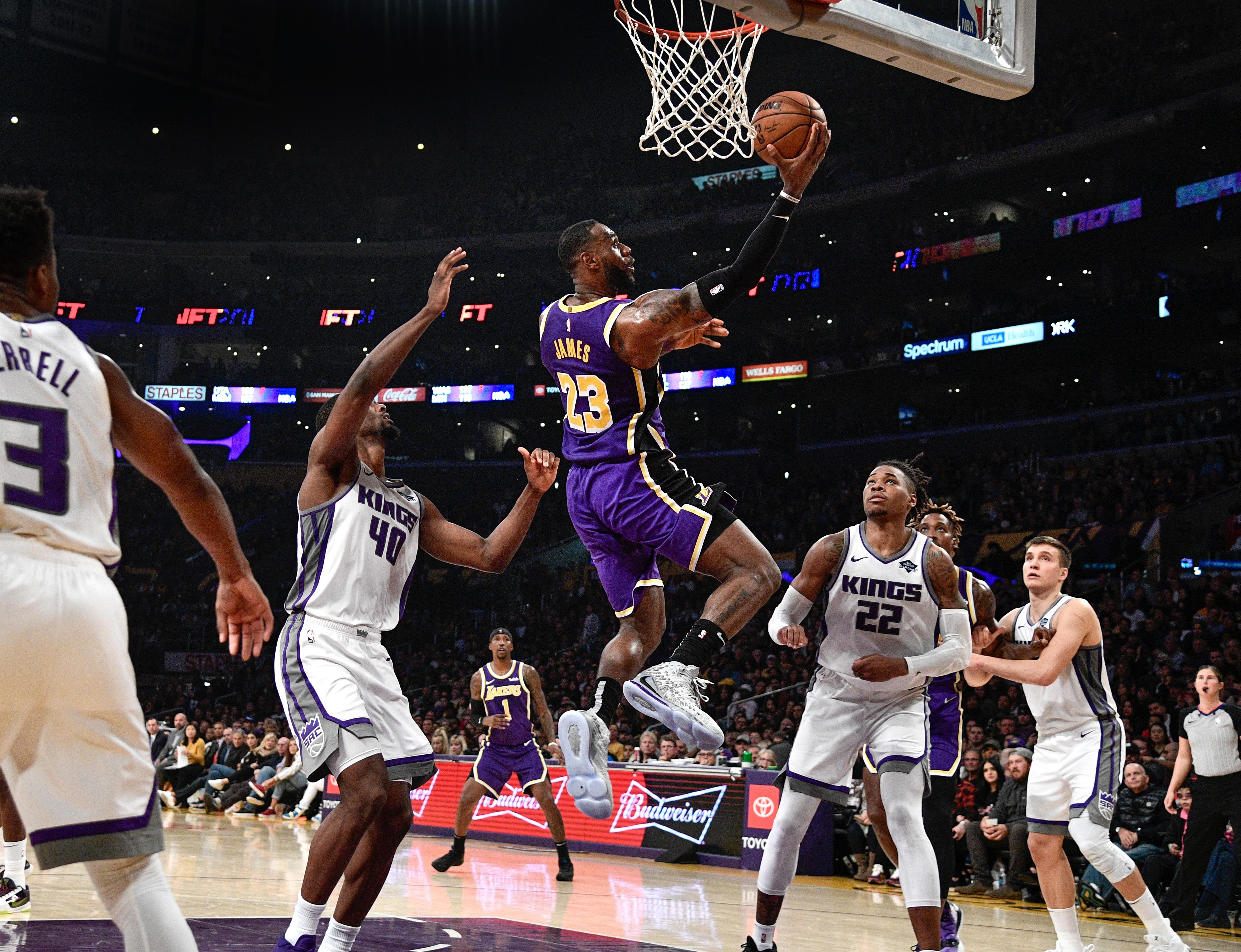 “No es humano”: La ESPECTACULAR jugada de LeBron James que impactó a la NBA (VIDEO)