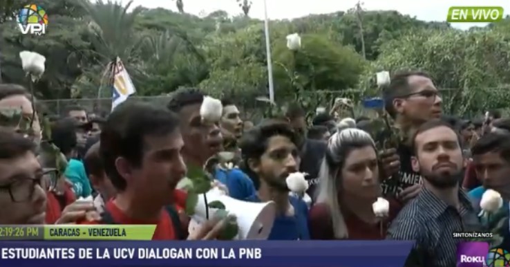 Estudiantes dialogan con funcionarios de la PNB en la UCV #14Nov