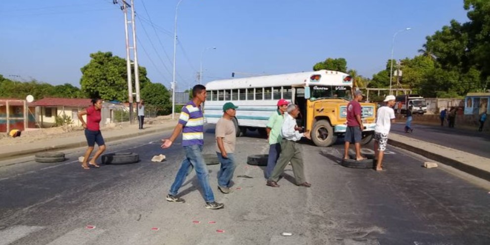 Habitantes en Cumaná salen a las calles a protestar por falta de agua #7Nov (Fotos)