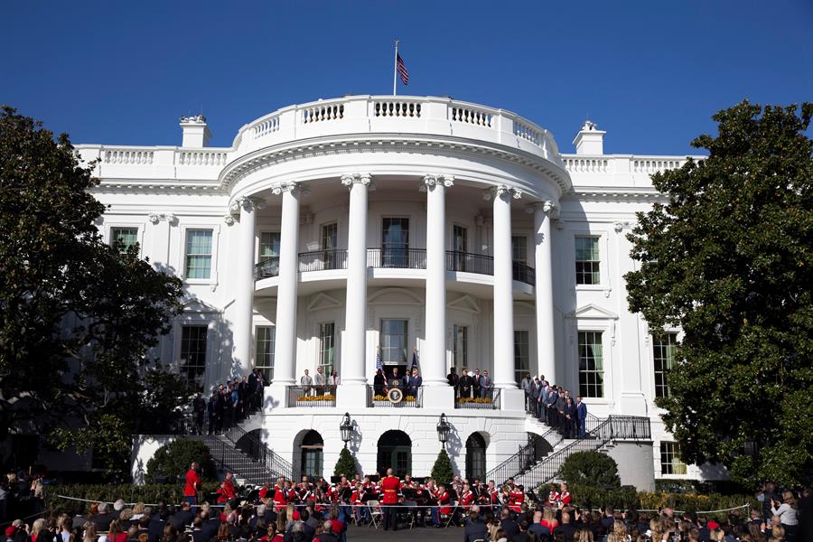 Trump recibe en la Casa Blanca a los campeones Nacionales de Washington