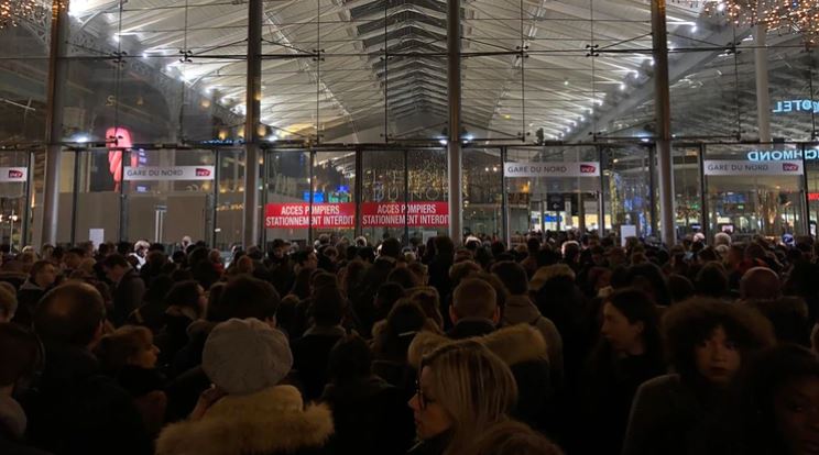 Evacuaron una estación de trenes en París ante supuesto artefacto explosivo en un paquete
