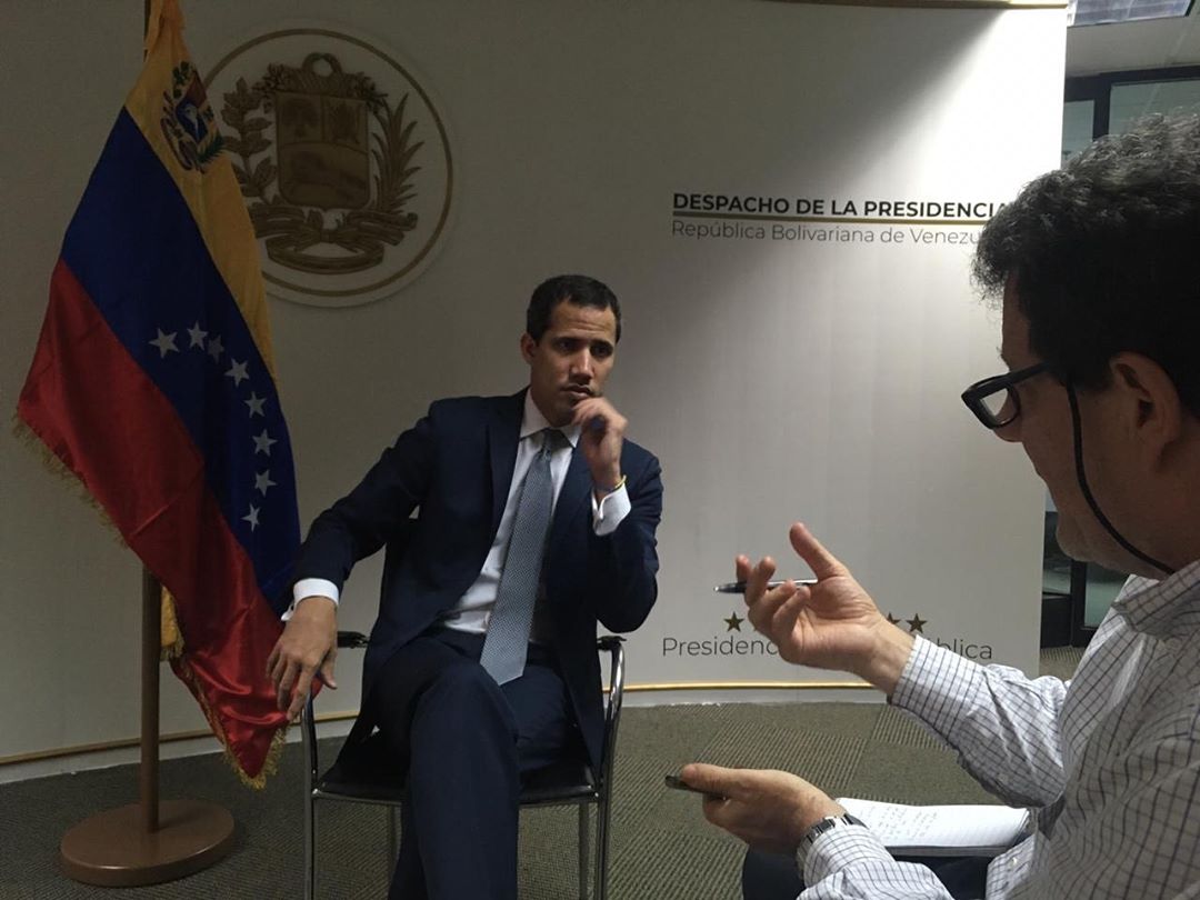 “Venezuela y el mundo estarían mejor con Guaidó en el poder y Maduro en la cárcel”, dice periodista de NYT