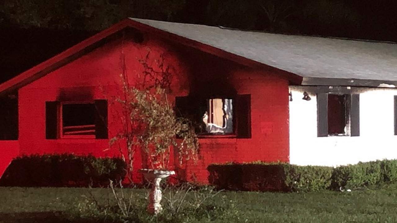 Mascotas muertas en incendio de la casa DeLand en Nochebuena