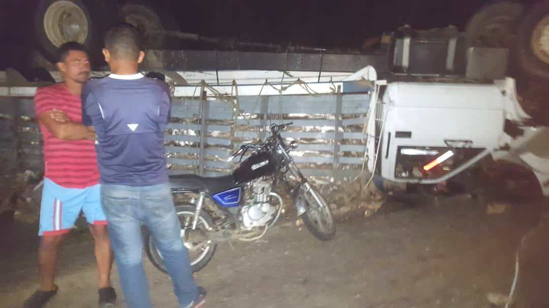 Al menos cuatro muertos y un herido tras volcarse una camión en Mérida