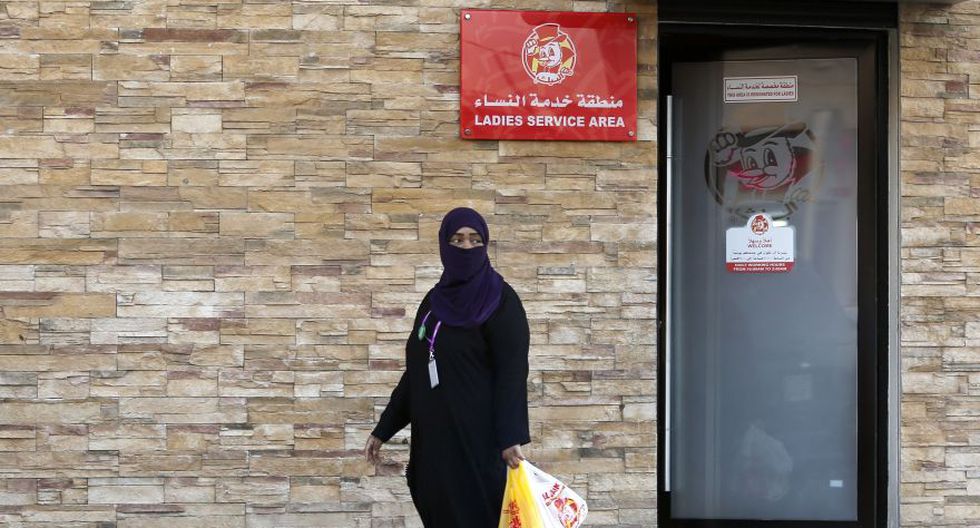 Arabia Saudita elimina las entradas separadas para las mujeres en los restaurantes