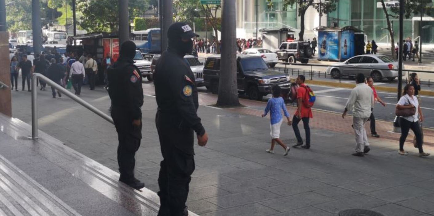 Embajador de Uruguay se hace presente en la Torre Zurich en apoyo a Guaidó (Foto)