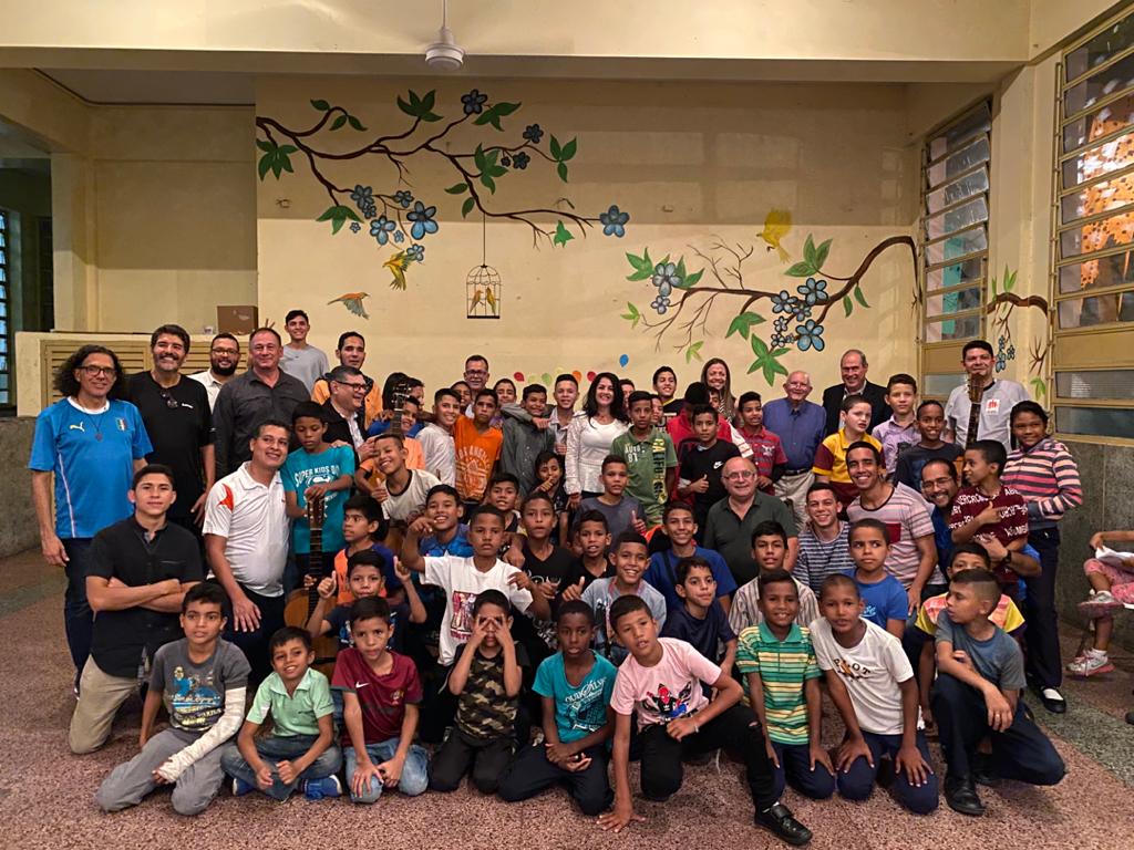 Niños de la Casa Hogar Don Bosco disfrutaron de una cena organizada por Hesperia WTC Valencia