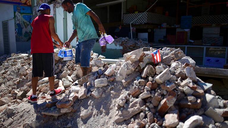 Puerto Rico espera ayuda federal tras firmar Trump la declaración de emergencia