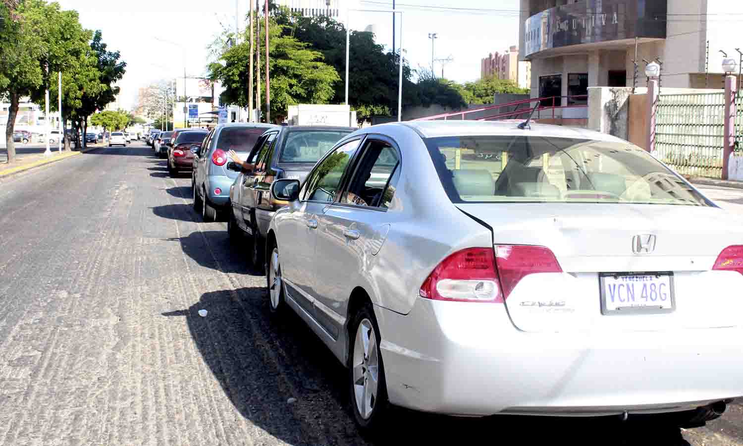 Plan de distribución de gasolina por número de placa fue un fracaso