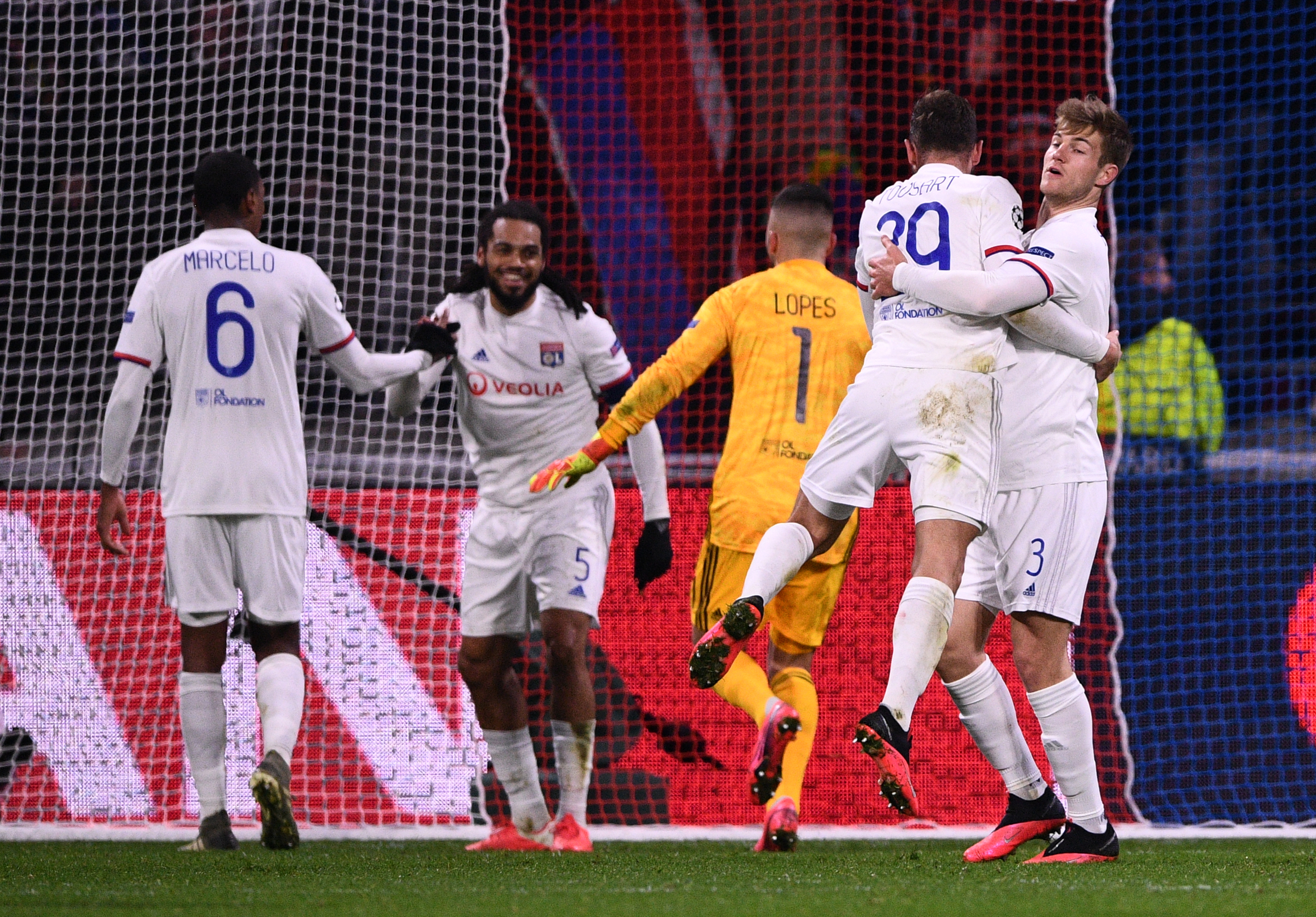 El Lyon sorprendió a la Juventus en el duelo de octavos de Champions