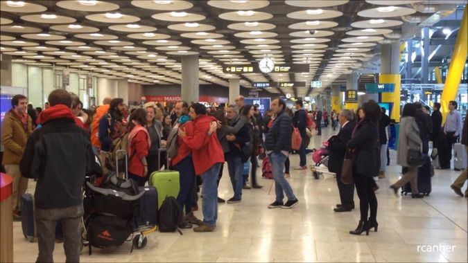 ALnavío: Los venezolanos deben conocer estos 8 puntos de la política migratoria del gobierno de España