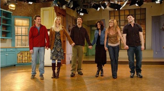 “Nos dará más tiempo para hacerlo más emocionante y divertido”: Jennifer Aniston sobre que “Friends” fuera pospuesto