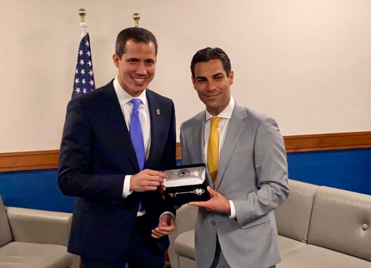 Alcalde de Miami le otorgó la llave de la ciudad a Guaidó (Fotos)