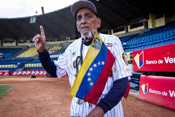 Los sentidos mensajes de los equipos de la Lvbp tras la muerte de “Chivita” Lezama (Tuits)