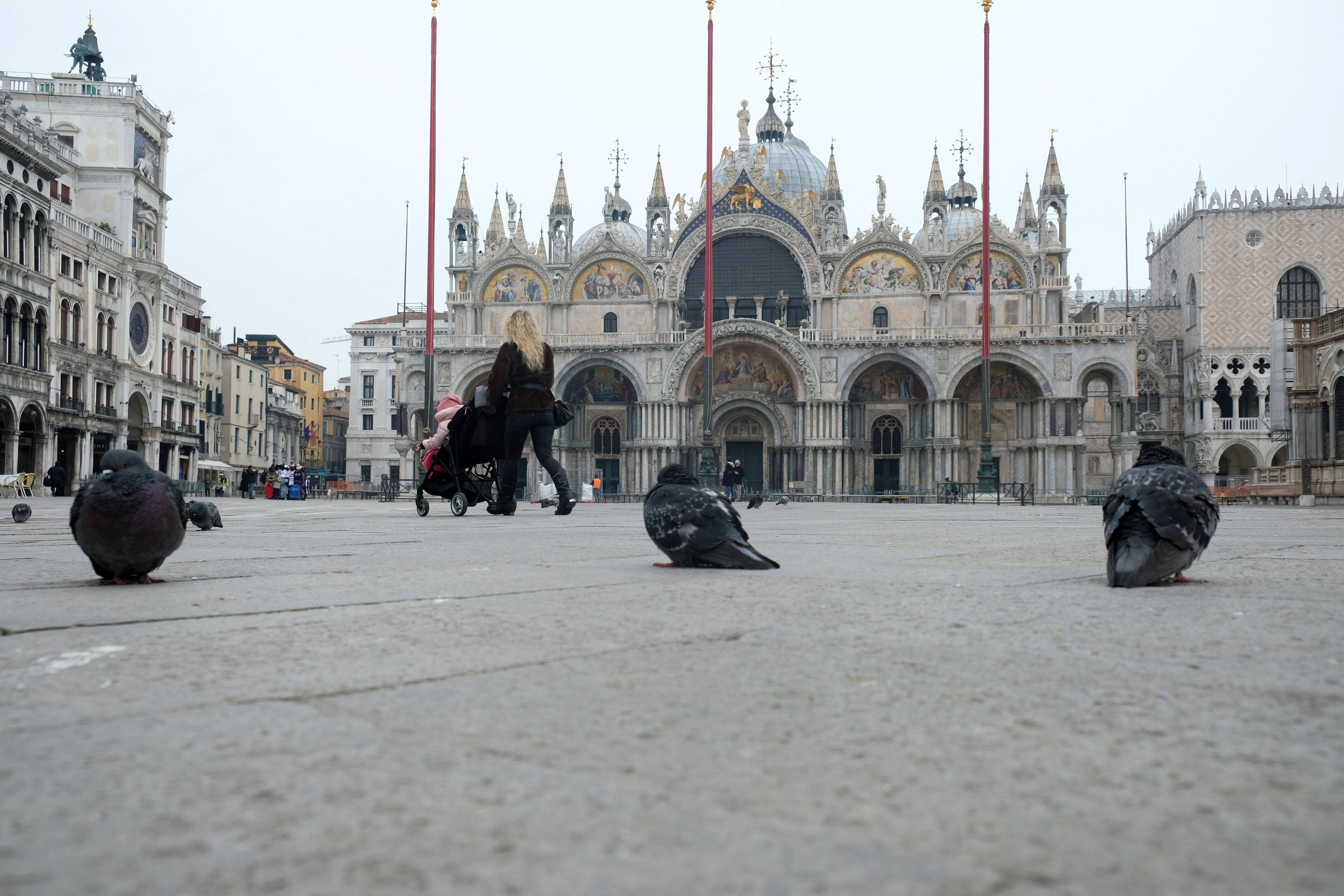 Basílica y plaza de San Pedro estarán cerrados a los turistas hasta el 3 de abril