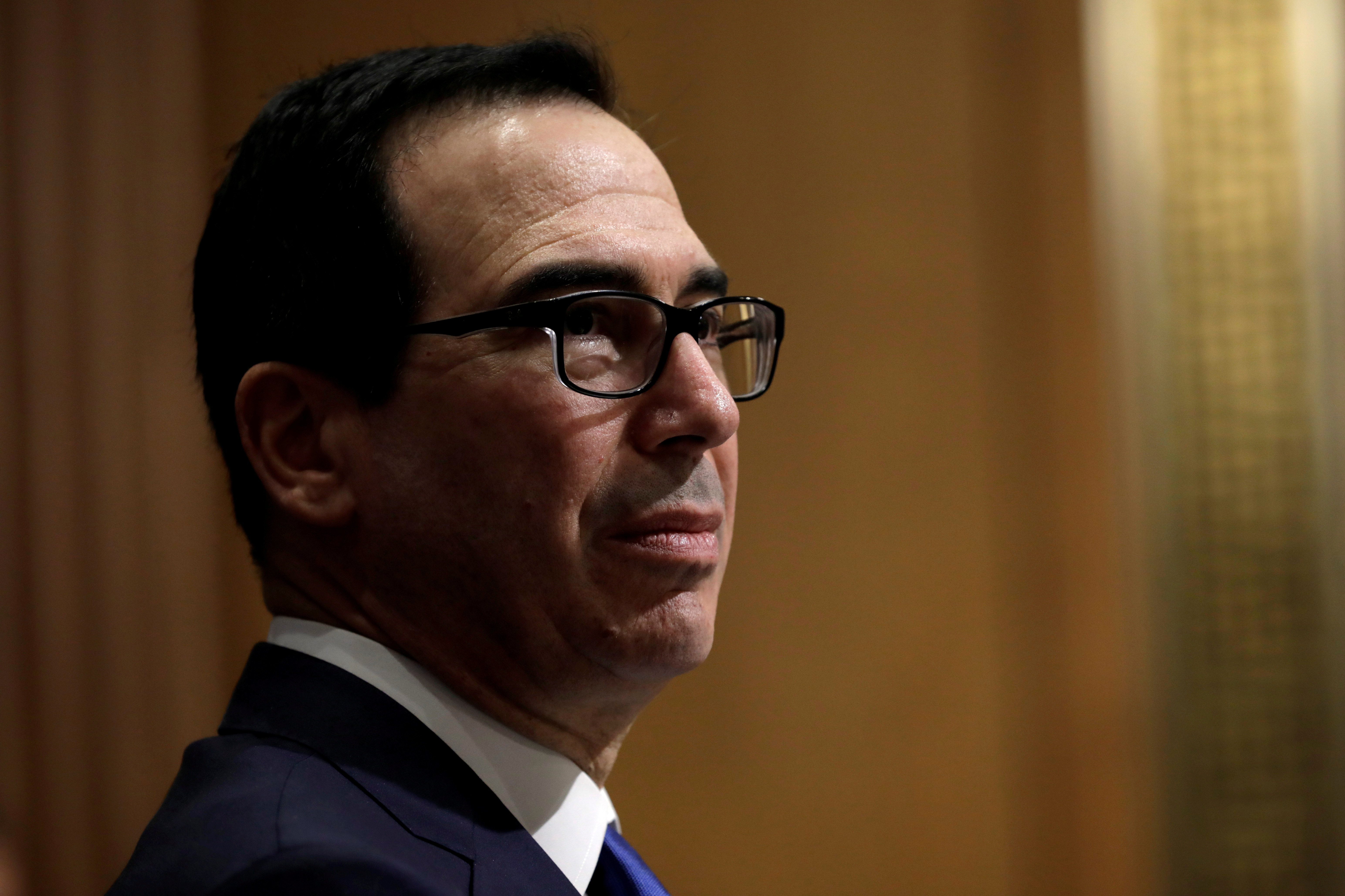 Mnuchin dice que impacto de coronavirus en economía EEUU será a corto plazo