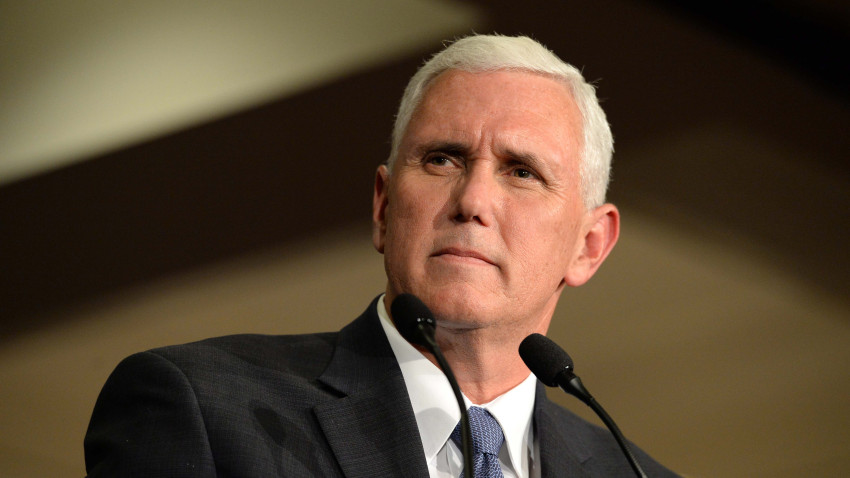 Empleado de Mike Pence da positivo al coronavirus