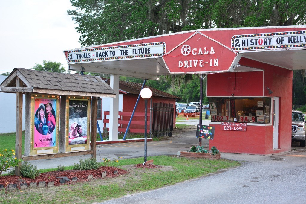 Un autocine en Florida revive la nostalgia gracias a la pandemia