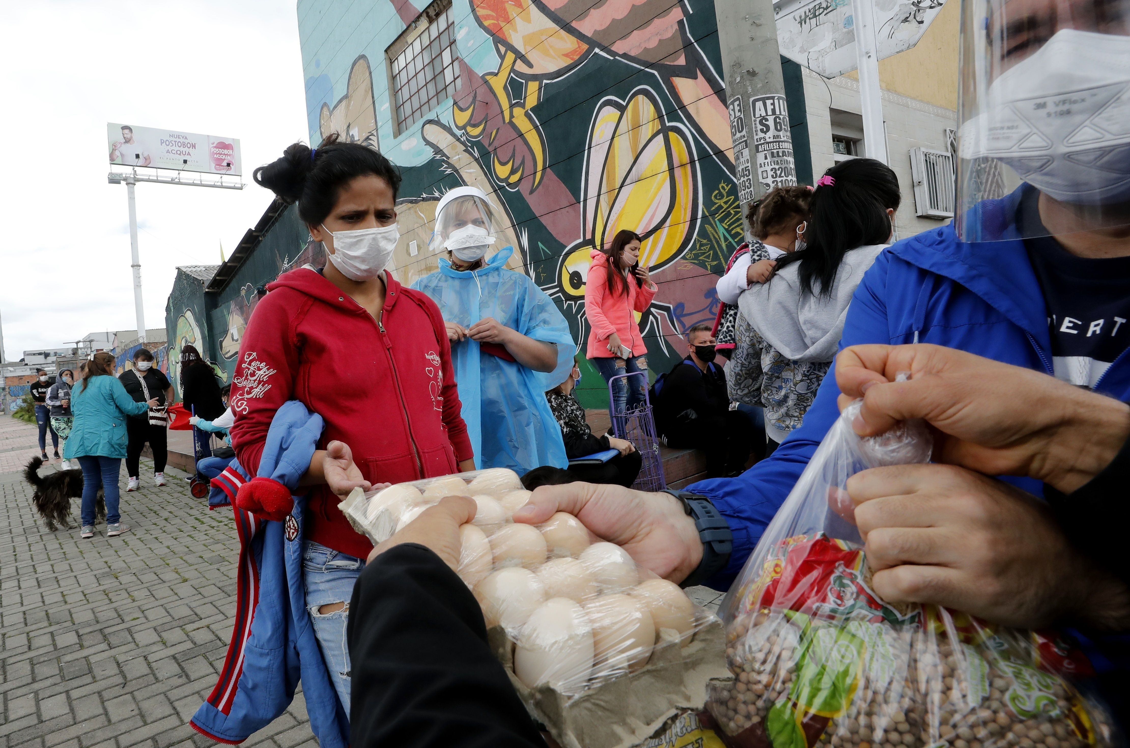 Trabajadoras sexuales de Bogotá recibieron alimentos ante la crisis por la pandemia