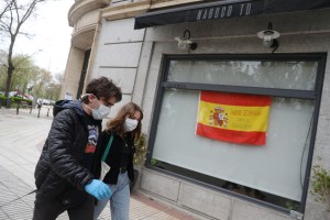 España registra un ligero aumento en los contagios diarios por coronavirus