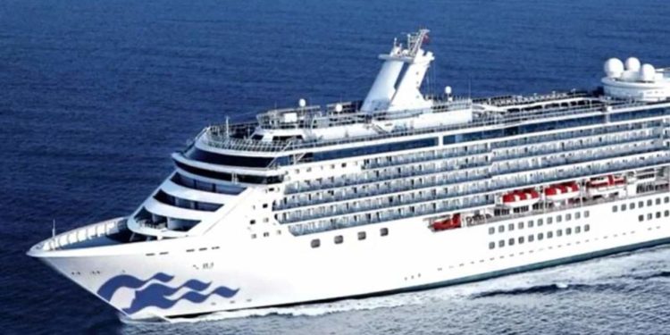 Pasajeros del crucero Coral Princess fueron trasladados a hospitale para descartar coronavirus