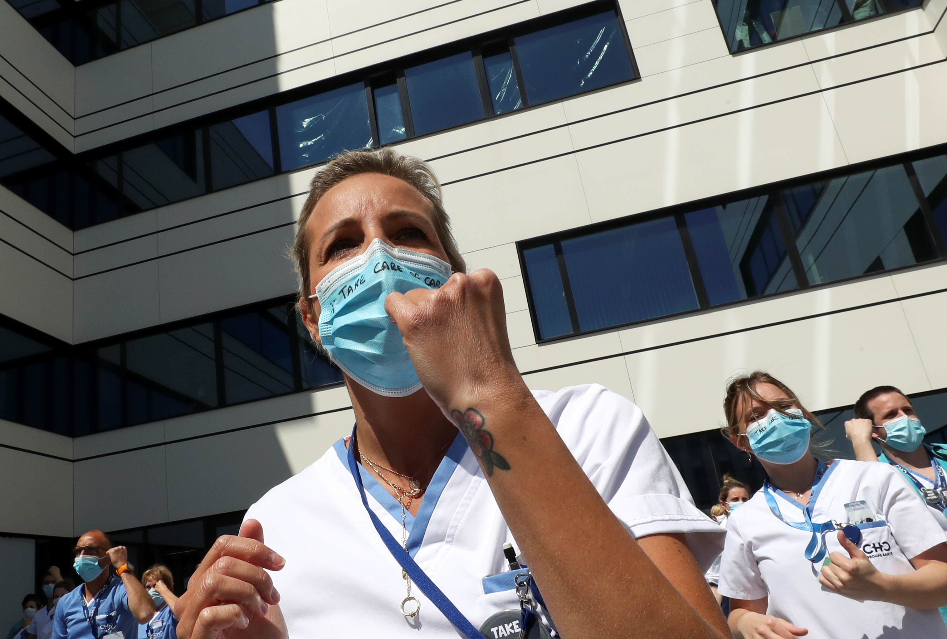 Dignidad pura: Médicos le dieron la espalda a la primera ministra de Bélgica (Video)