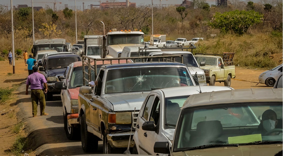 ¡Qué esperanza! Arreaza asegura que problemas de la gasolina “se van a resolver”