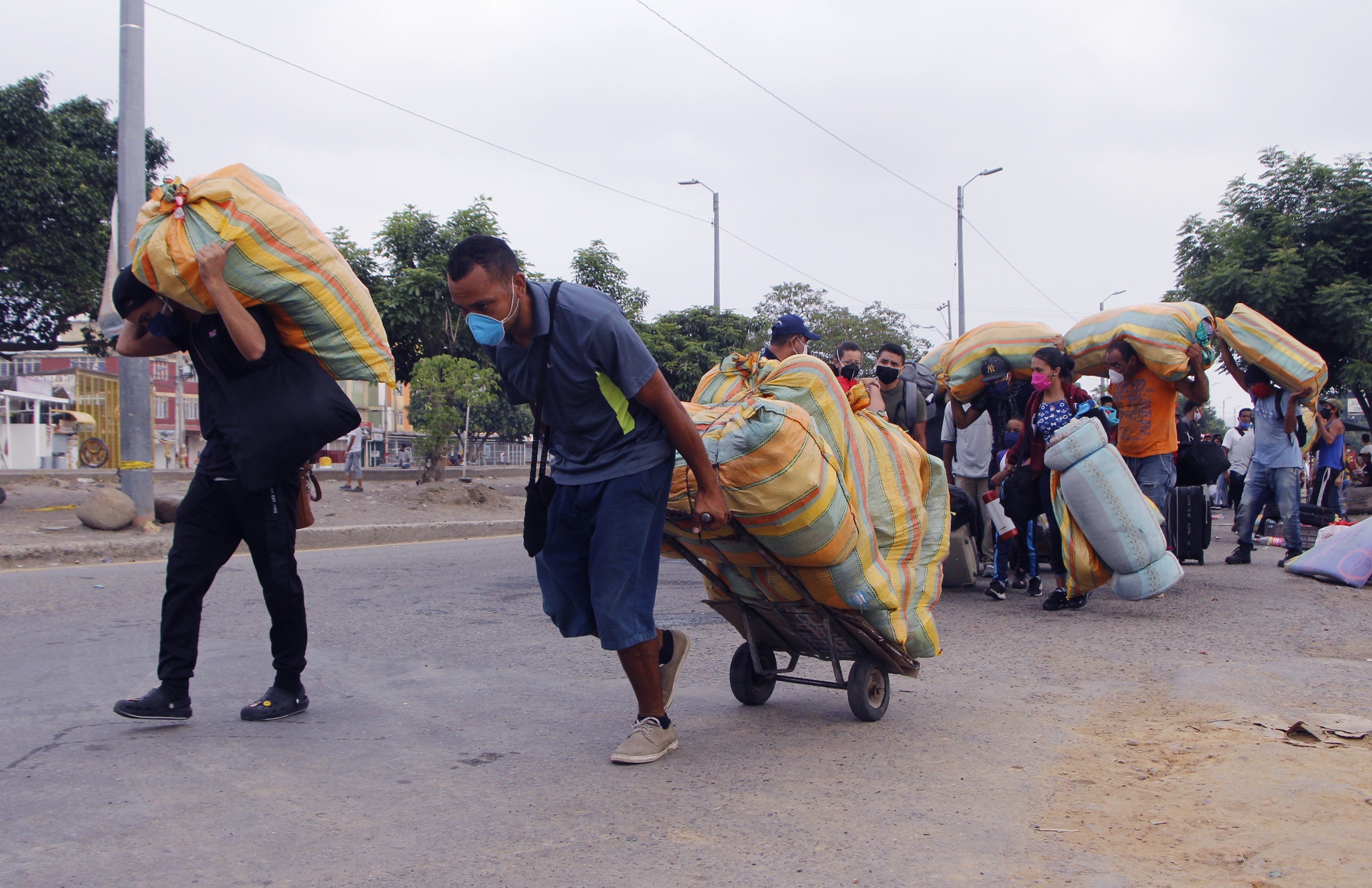 Colombia evalúa estrategias para atender casos de Covid-19 de venezolanos en la frontera