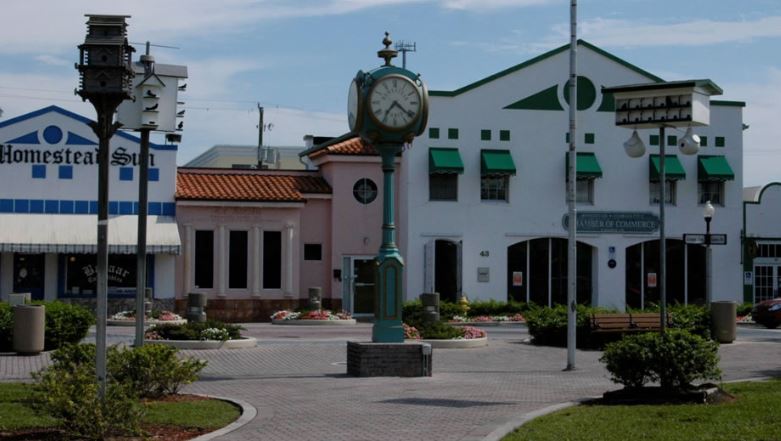 Un niño fue atacado por un tiburón mientras se bañaba en una playa al sur de Florida