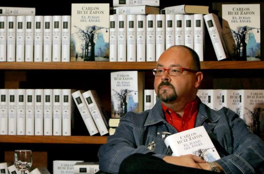 Murió el escritor español Carlos Ruiz Zafón, autor de “La sombra del viento”