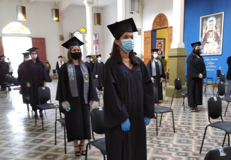 Tiempos de pandemia: Los particulares actos de graduación de la Ucsar (FOTOS)