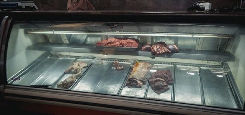 Crisis dispara comercio informal de carne y déficit de consumo de proteínas llega a 65 %