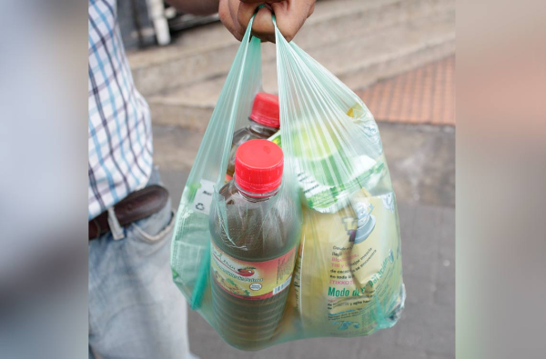 Comerciantes de Lara ofrecen combos de comida para salir de la mercancía